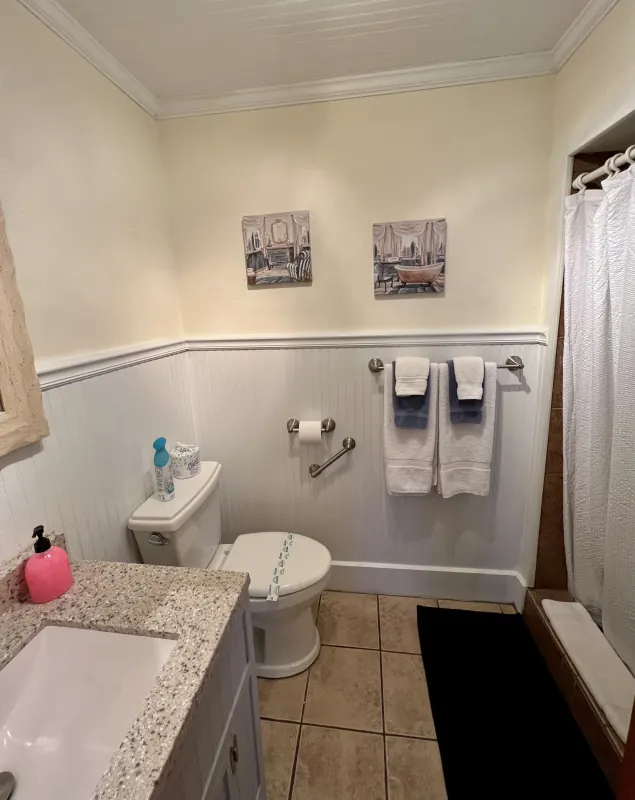 Room with 2 double beds - additional view